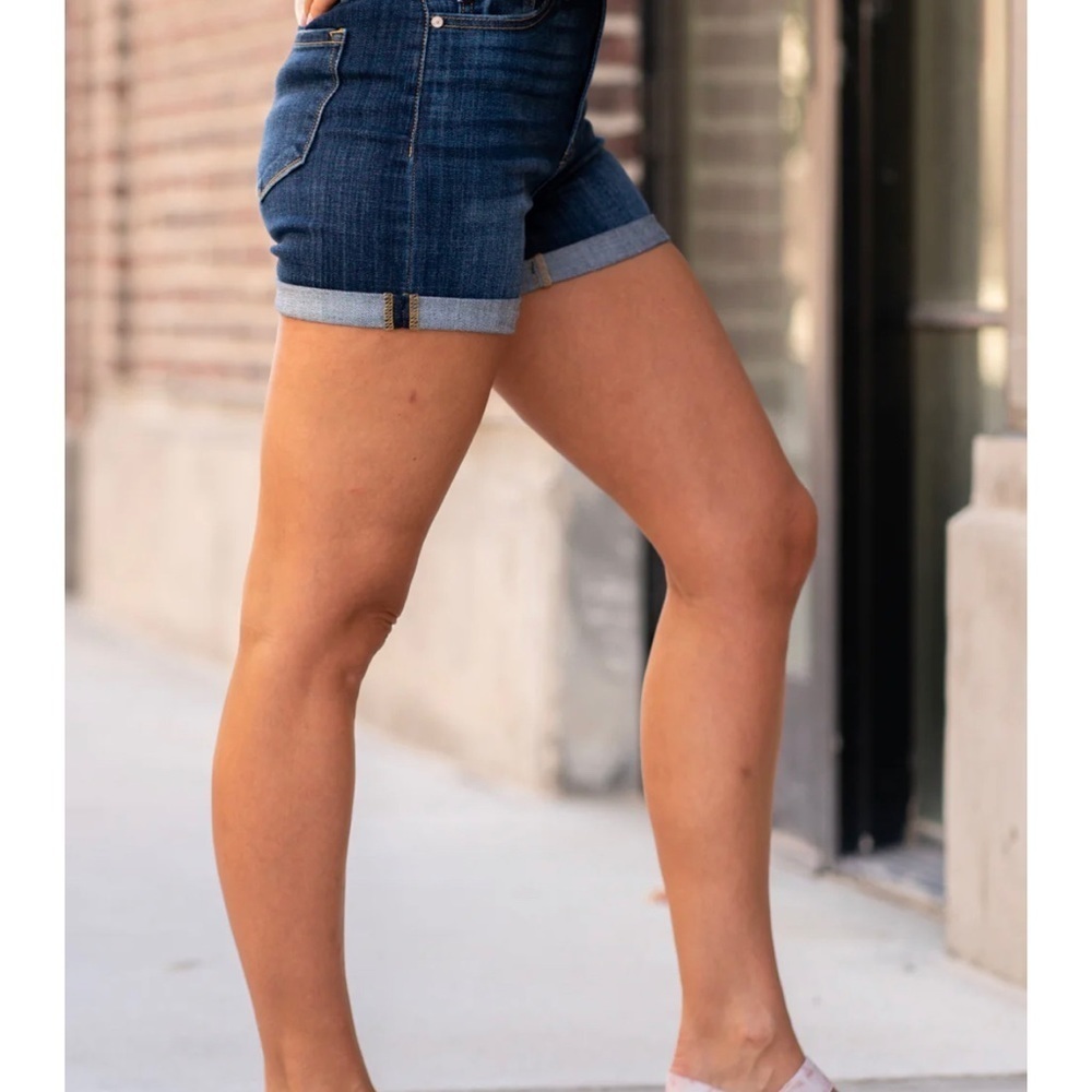 KanCan High Rise Dark Wash Jean Shorts Med